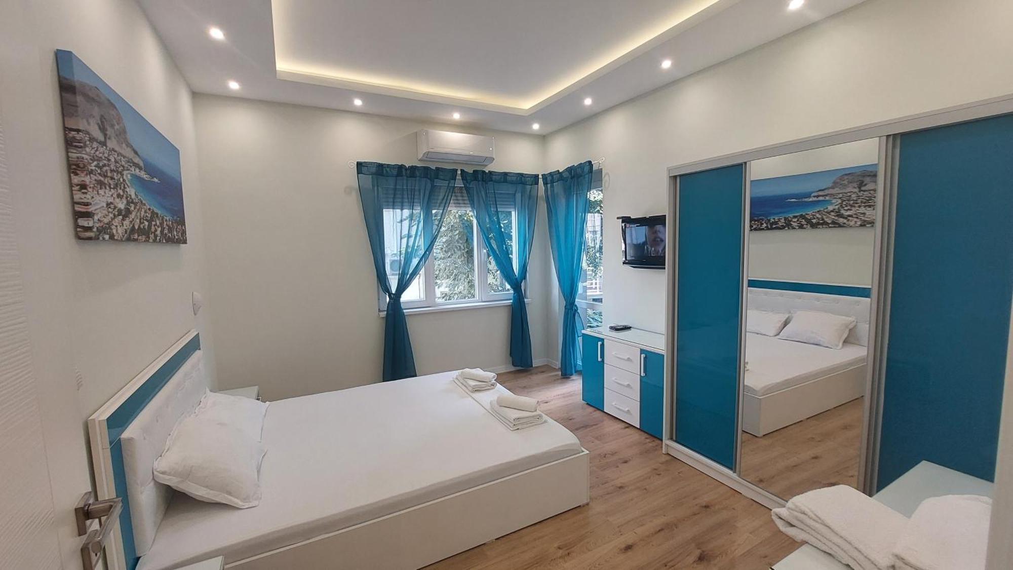 Pink & Blue - 2bdr With Balcony - Wi-fi דירה *