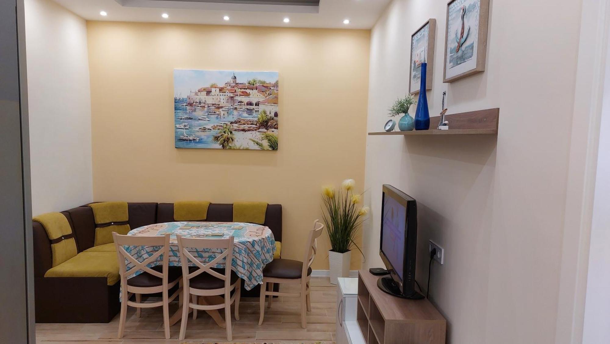 Pink & Blue - 2bdr With Balcony - Wi-fi * וארנה