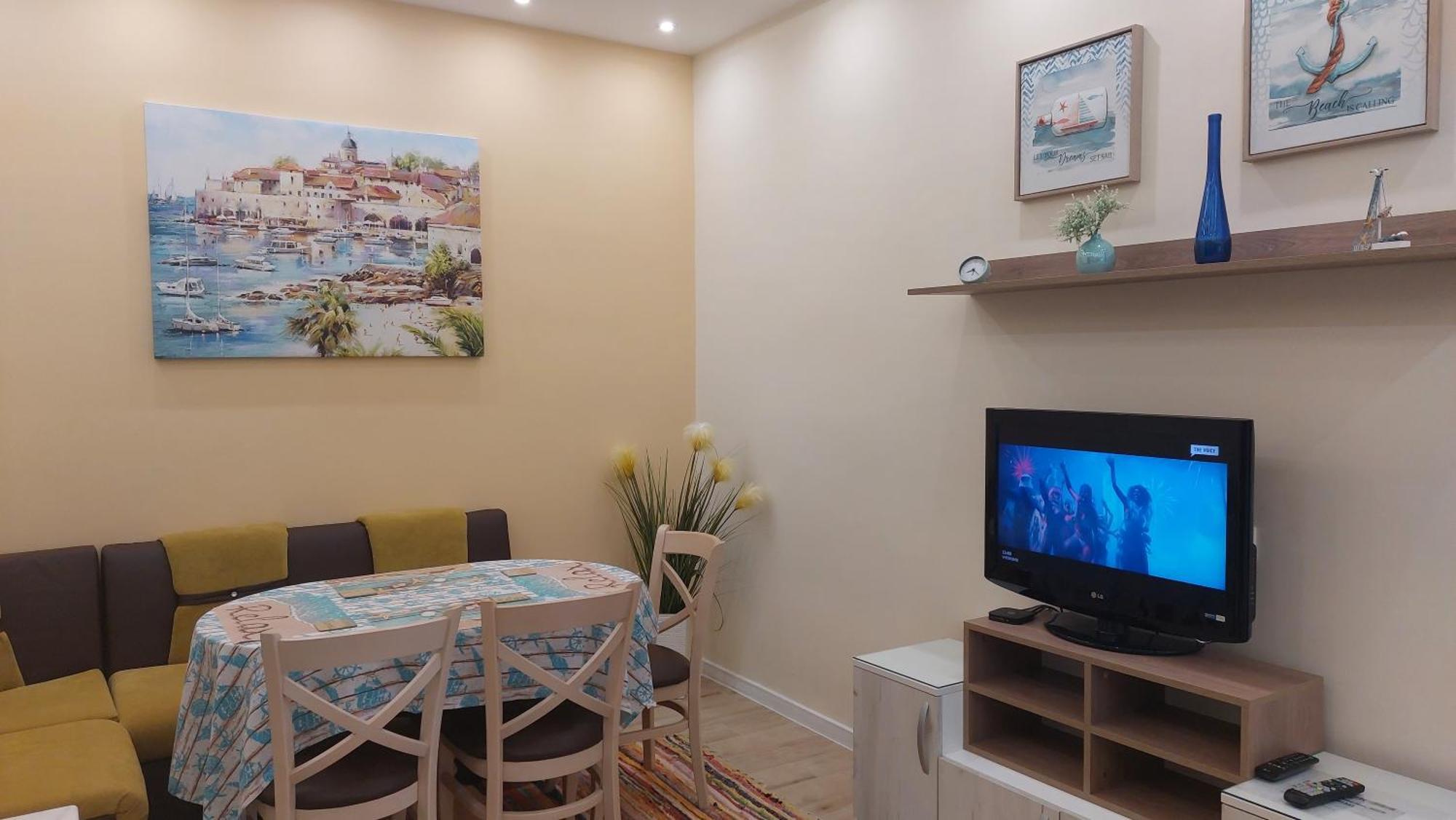דירה Pink & Blue - 2bdr With Balcony - Wi-fi
