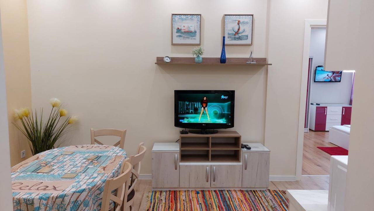 Apartament Pink & Blue - 2bdr With Balcony - Wi-fi Varna