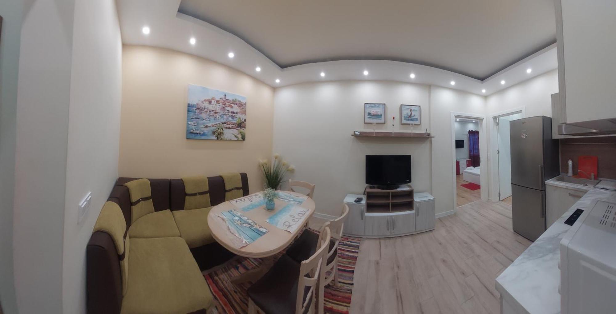 Pink & Blue - 2bdr With Balcony - Wi-fi Apartament Varna