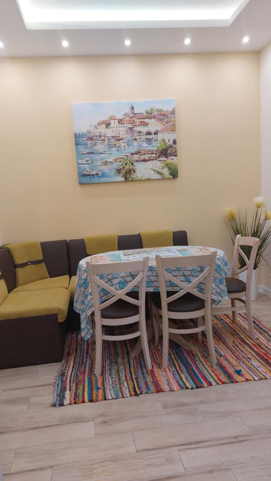 Pink & Blue - 2bdr With Balcony - Wi-fi Apartament *